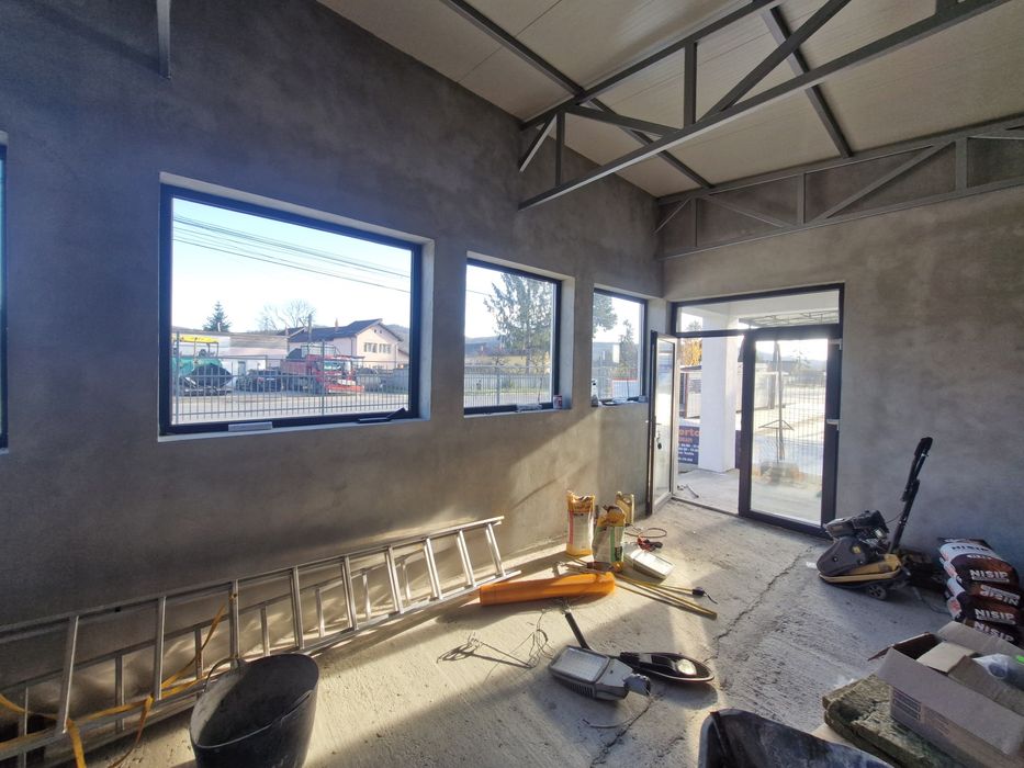 Teren si clădire de închiriat intrare Pucioasa vis-a-vis Pompierii