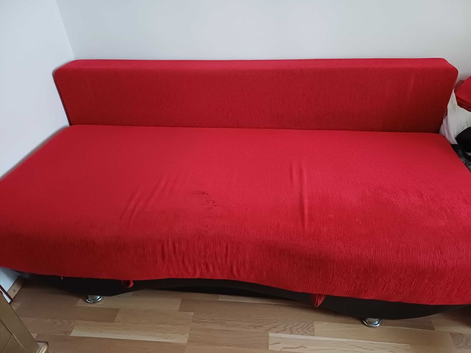 Vand canapea stare buna