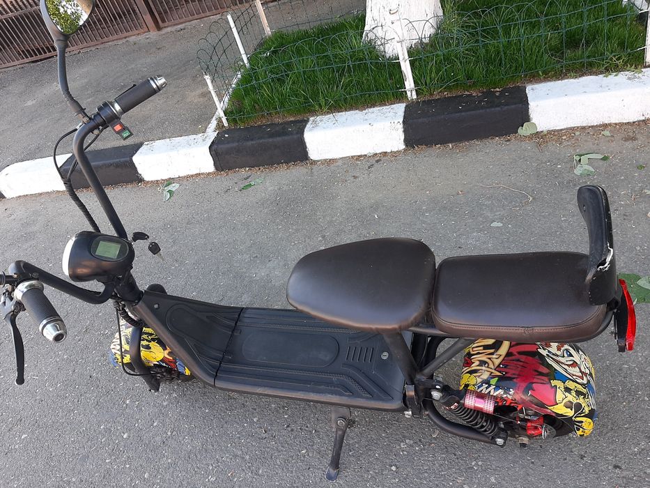 Vind mini scuter preț 2200 neg
