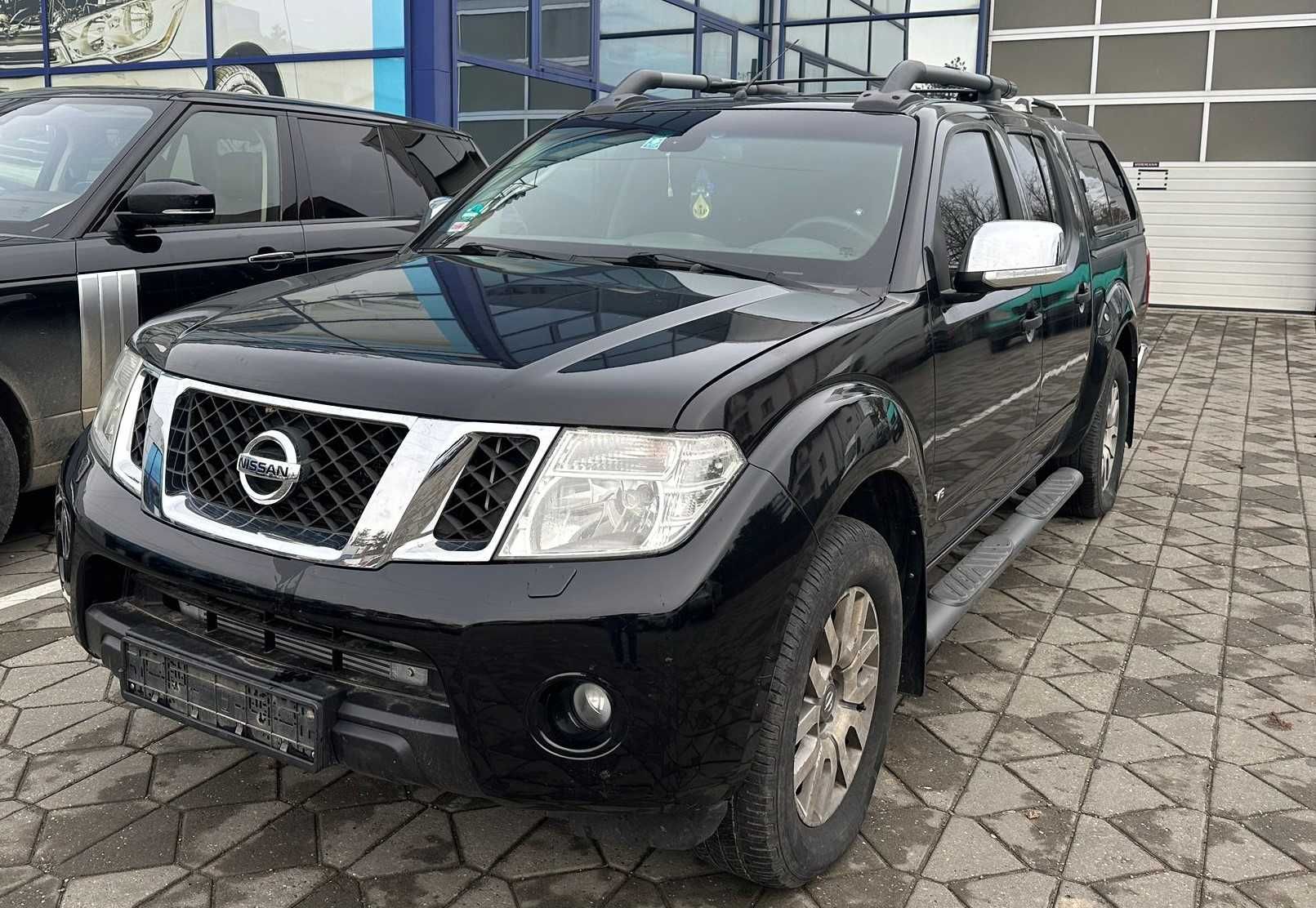 Dezmembrez Nissan Navara 3.0D / Far partea dreaptă