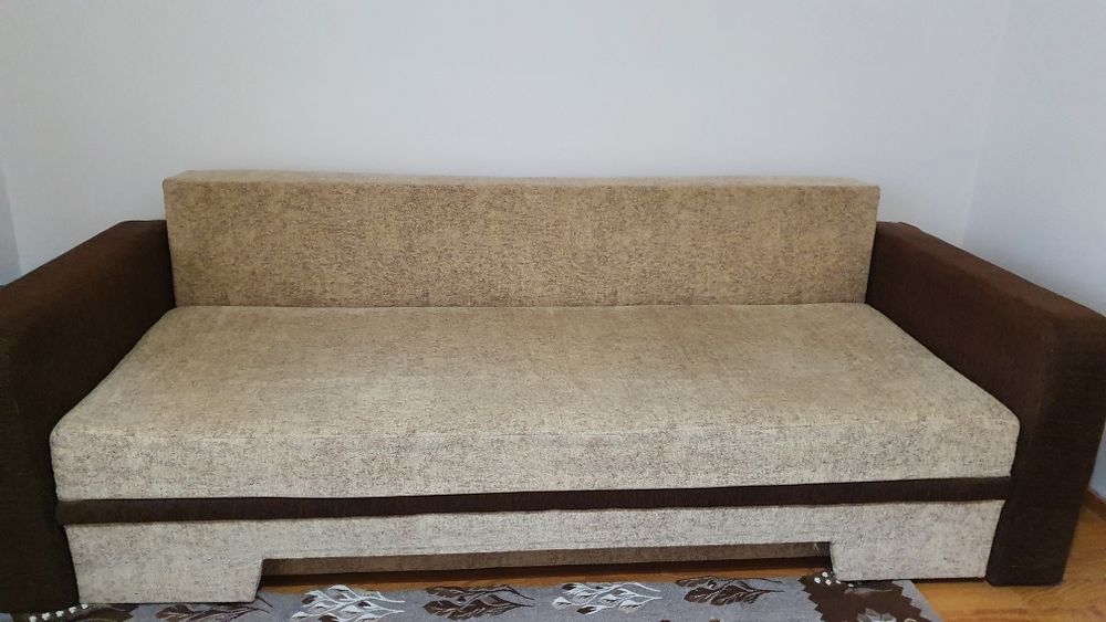 Canapea extensibila, in stare buna