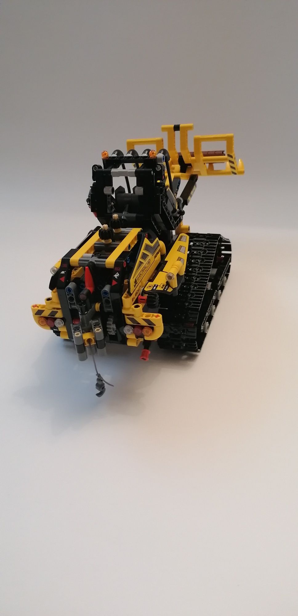 Lego Technic încărcător pe șenile 42094