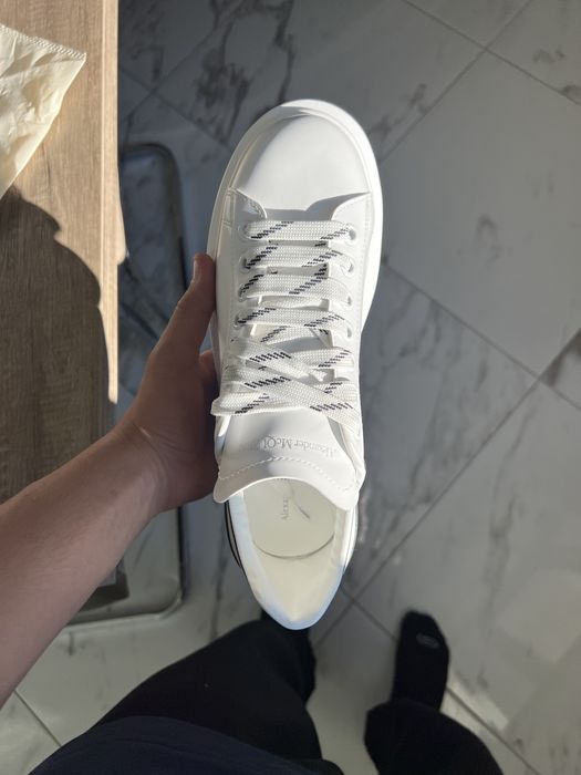 Vând Sneakers Alexander McQueen Bianche Classic Nepurtați, Mărimea 44