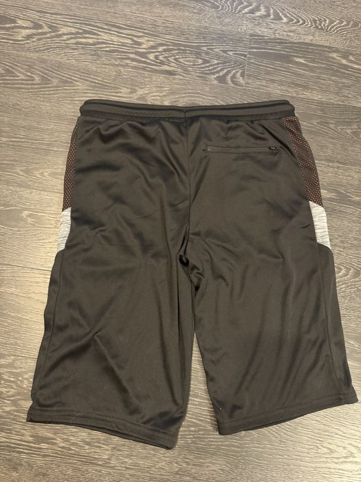 pantaloni scurti