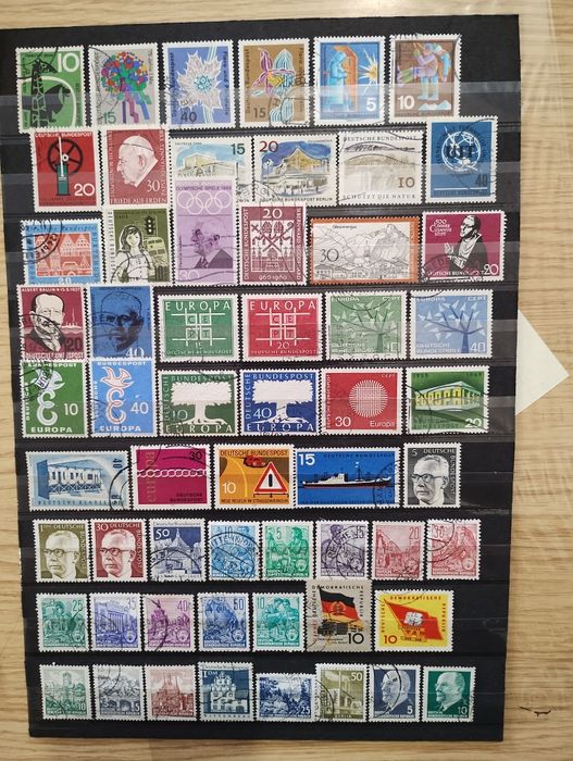 Пощенски марки 463 броя