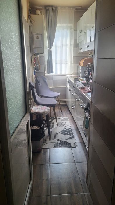 Vand apartament 3 camere.semidecomandant .et 3.zona balada Medgidia