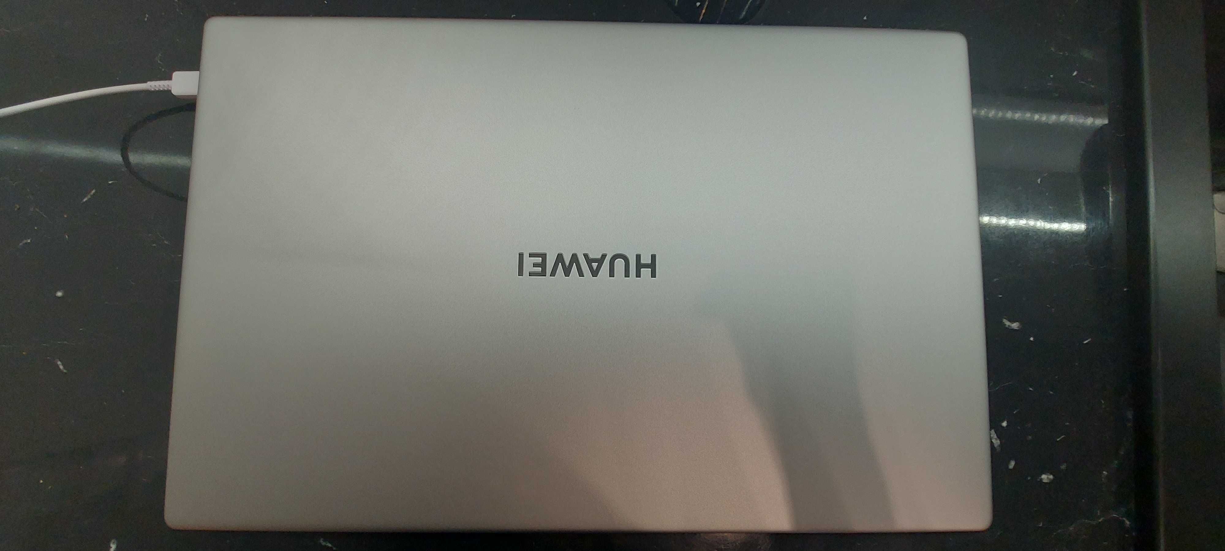 Продавам чисто нов, не използван лоптоп
