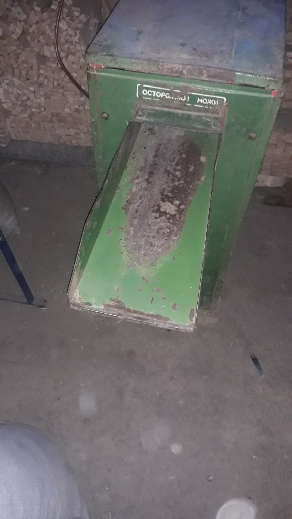 Драбилка сотилади макка пойо беда сомон майдалайди
