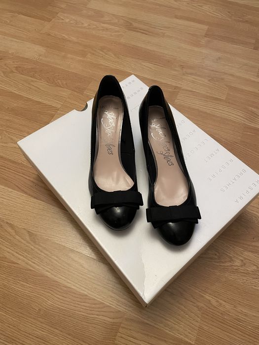 M&S pantofi UK, de dama, noi, din piele lacuita negru nr. 38,1/2