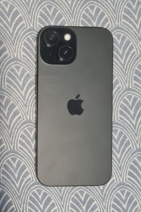 Vand Iphone 15 cu cutie