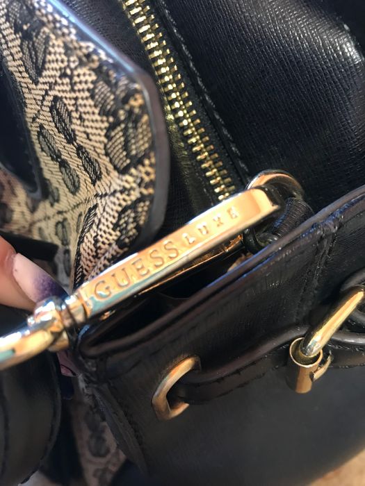 Дамска чанта”Guess “ оригинална