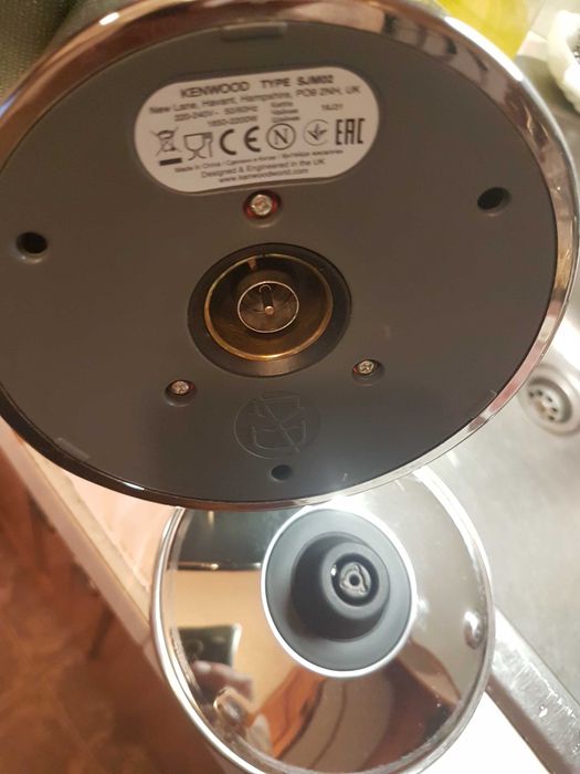 Продавам ел.кана за вода Kenwood