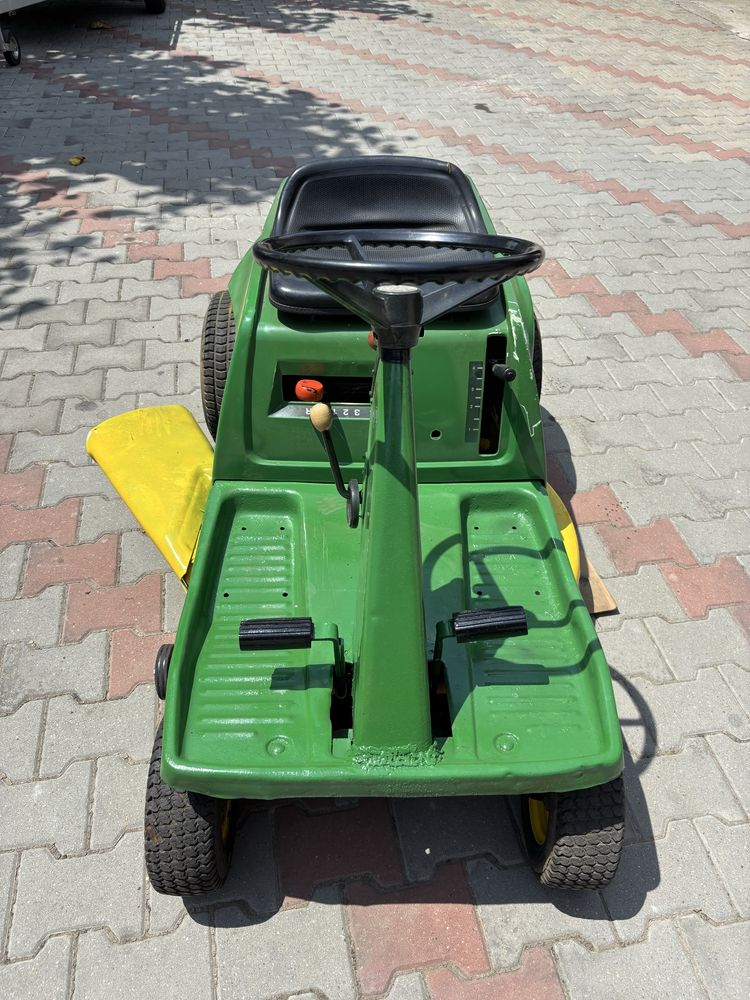 Vand 2 Tractorase de gazon John Deere