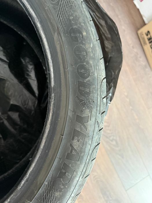 Gratuit : Anvelope de vara 235/45/R18 gratuit încă două