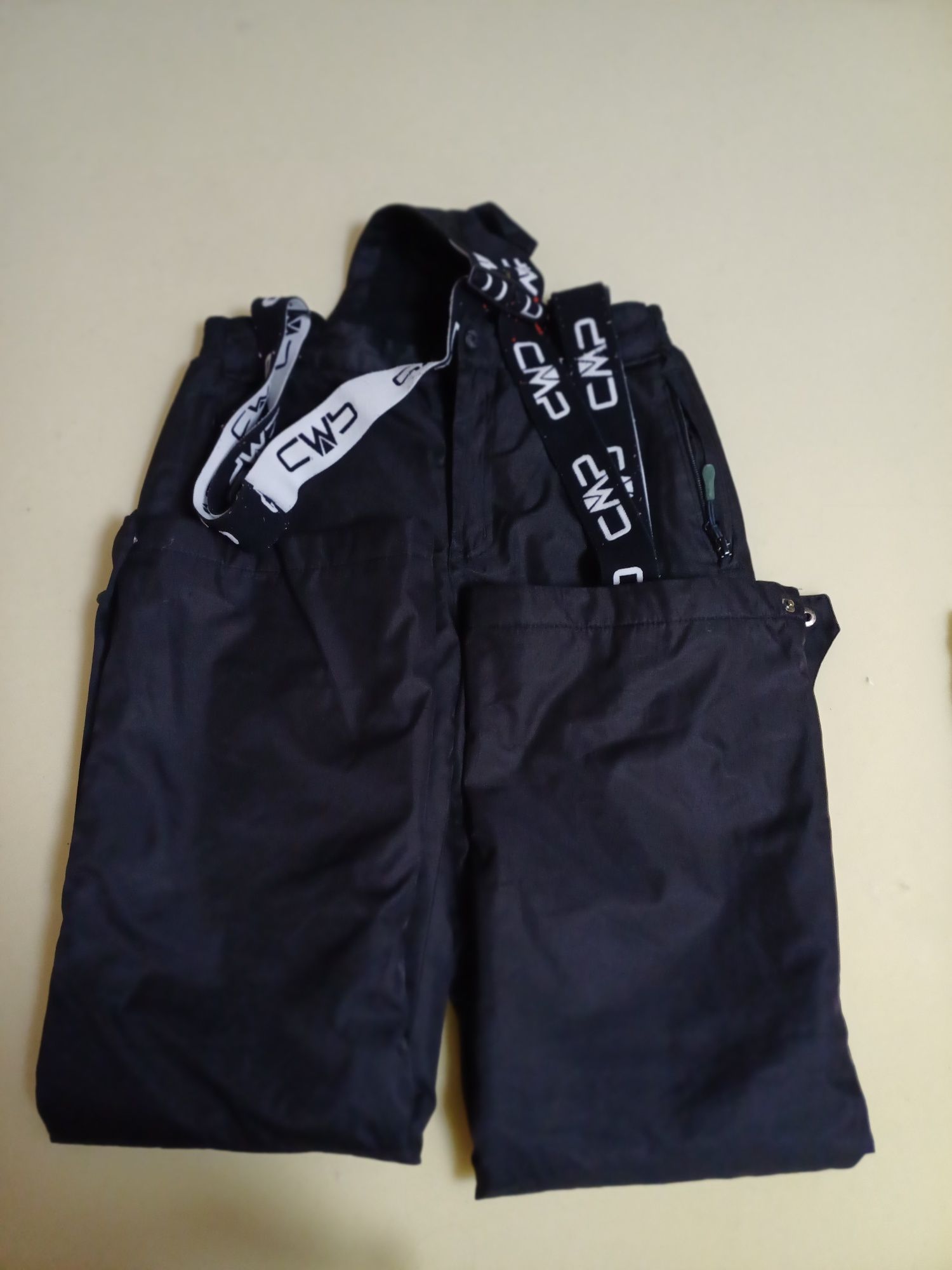 Pantaloni&salopeta  Sky 1 plus unul gratus