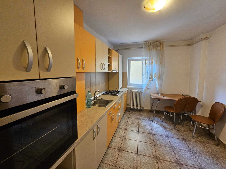 Inchiriez apartament Cetate, Alba Iulia , 3 camere
