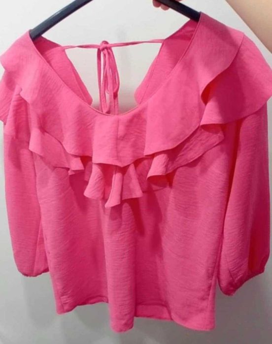 Bluză roz cu volane