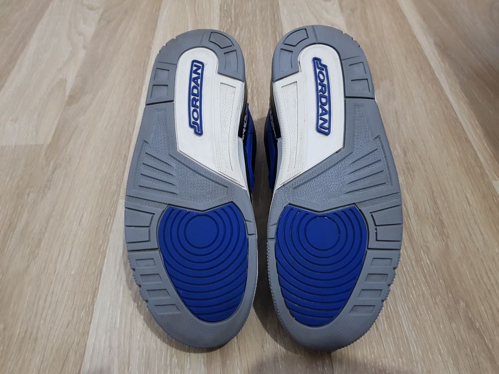 Adidasi Air Jordan mărimea 40 nike force boost