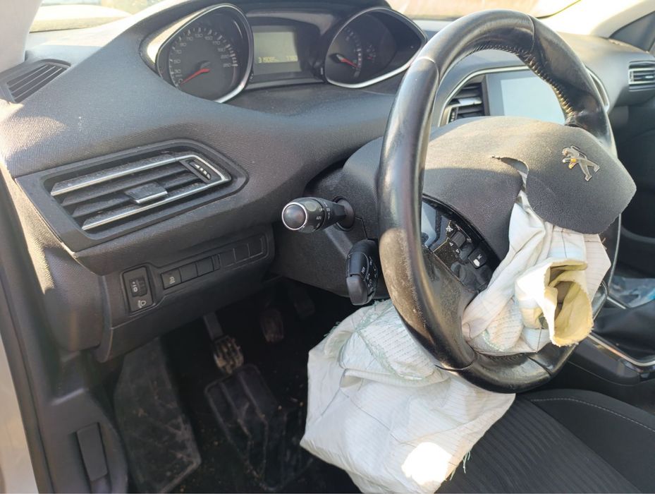 Пежо 308 комби на части 1.6HDI
