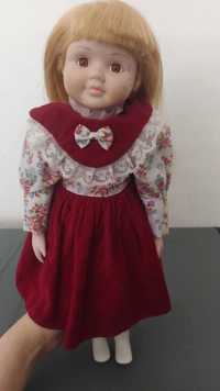 колекционерска порцеланова кукла