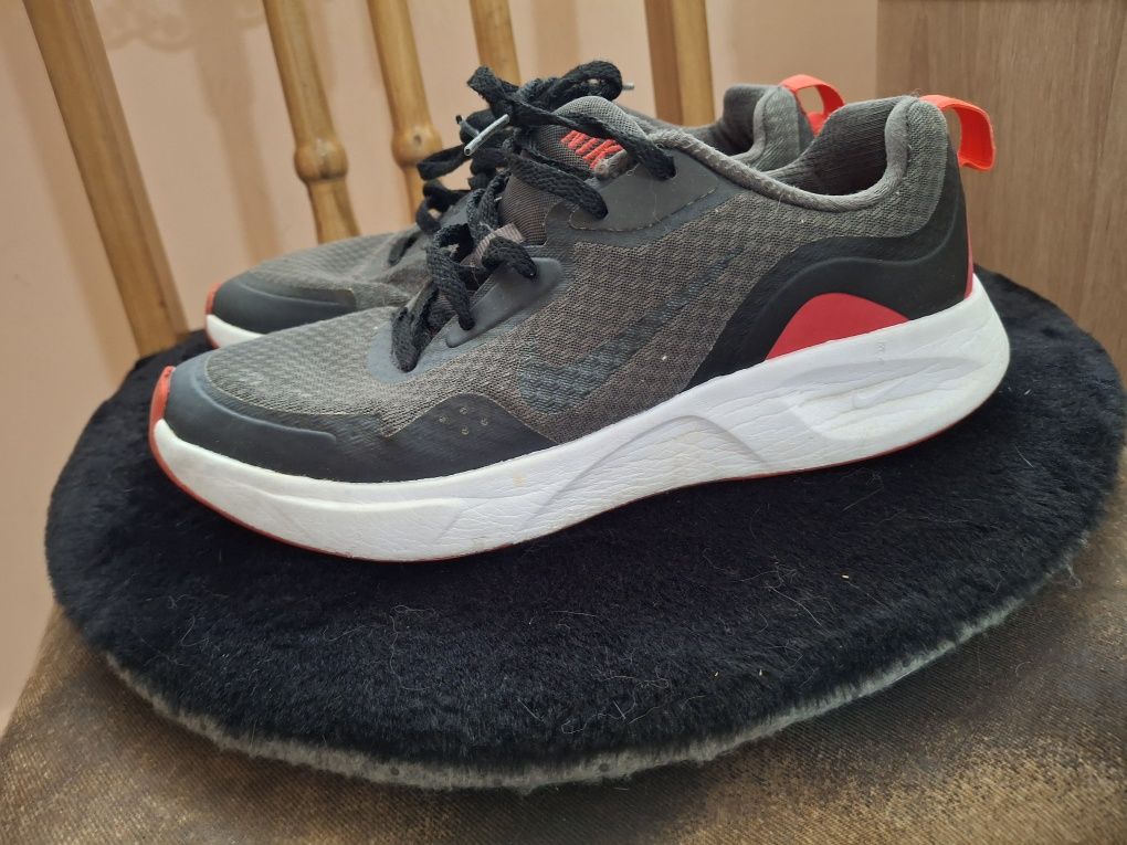 Маратонки Nike 38