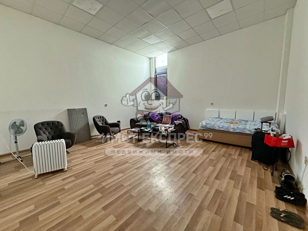 Дава се под наем Склад в Асеновград - 700 кв.м за 1530 € - Снимка #4