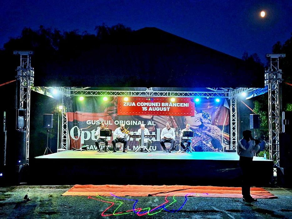 Corturi ,Scena cu sonorizare la preturi mici si negociabile