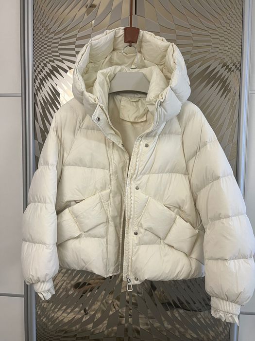 Яке пухено , леко