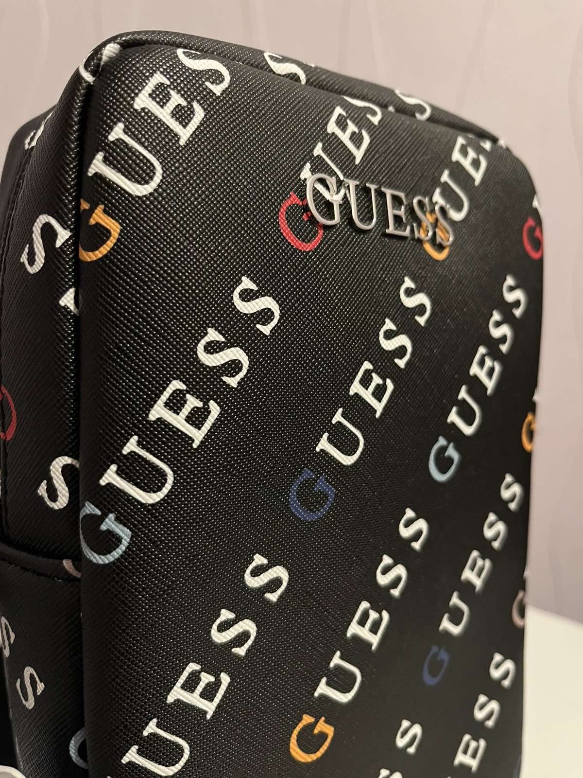 Оригинална чанта за рамо Guess