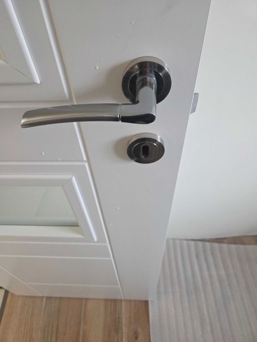 Чисто нова интериорна врата Сан Исидро