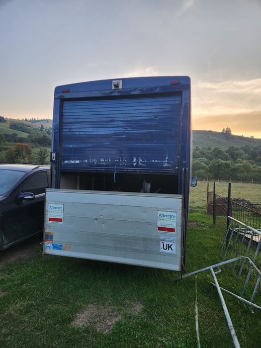 Cub cu lift mercedes sprinter