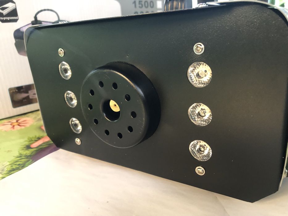 Masina de fum de 1500w cu leduri