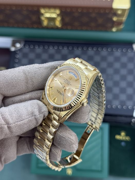 Rolex Day-Date 40mm Roman Full Gold 18k