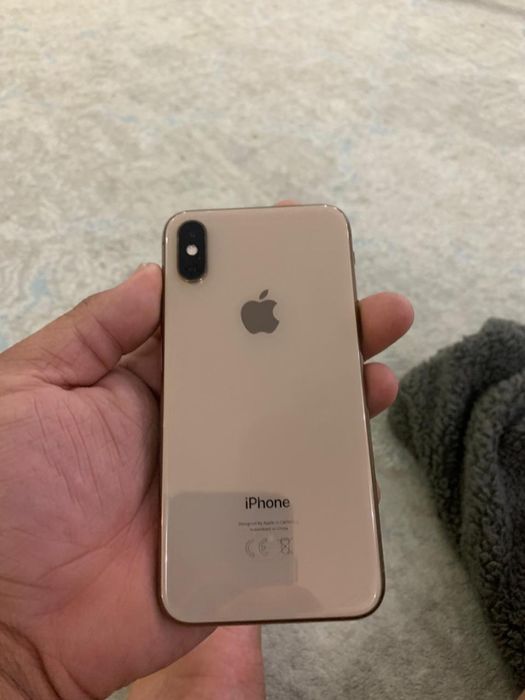 Продам Айфон хс в хорошем состаяния