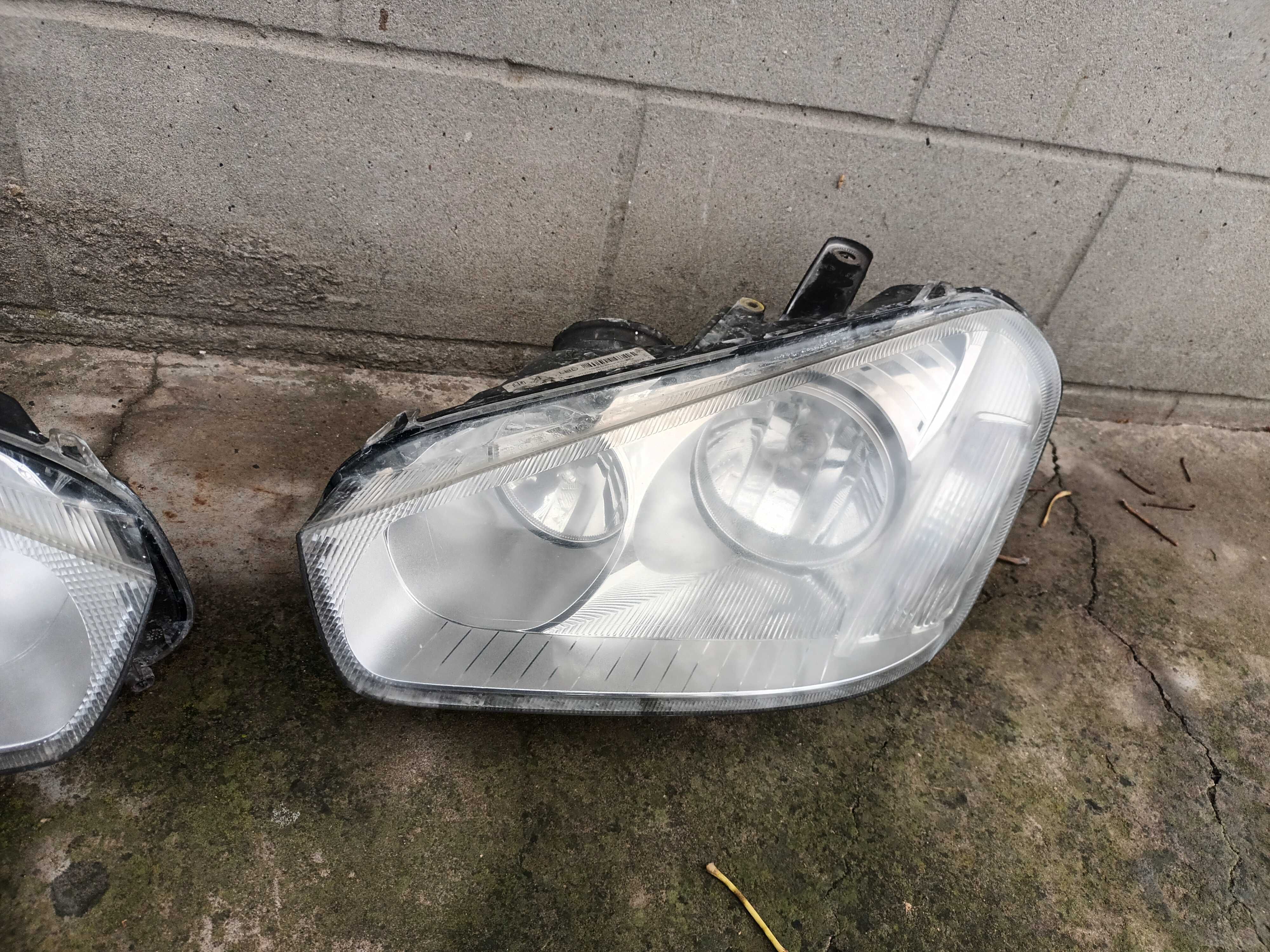 ляв и десен фар за форд Ц макс FORD C - MAX