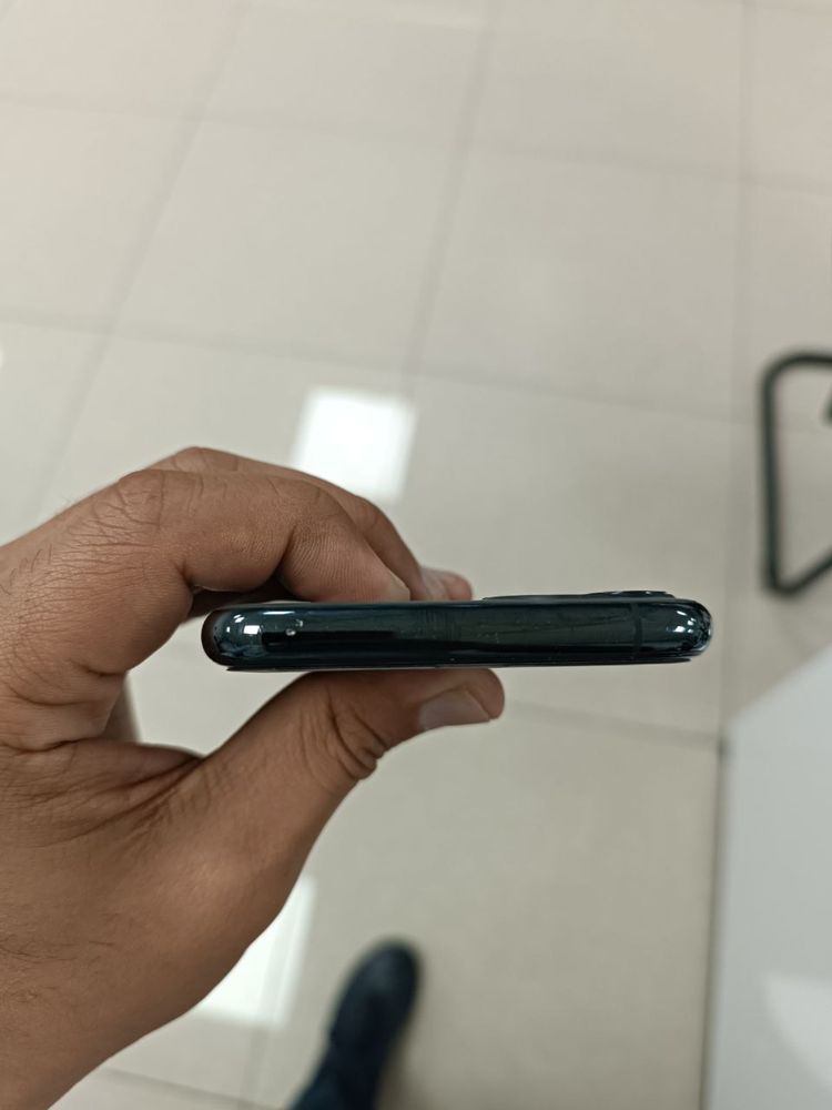 iPhone 11 pro sotiladi