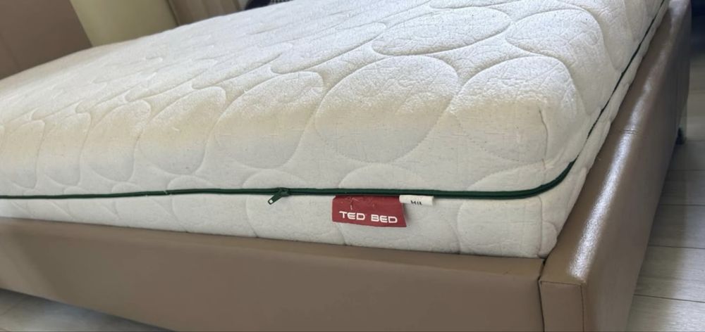 Единично легло с подматрачна рамка IKEA и двулицев матрак TED