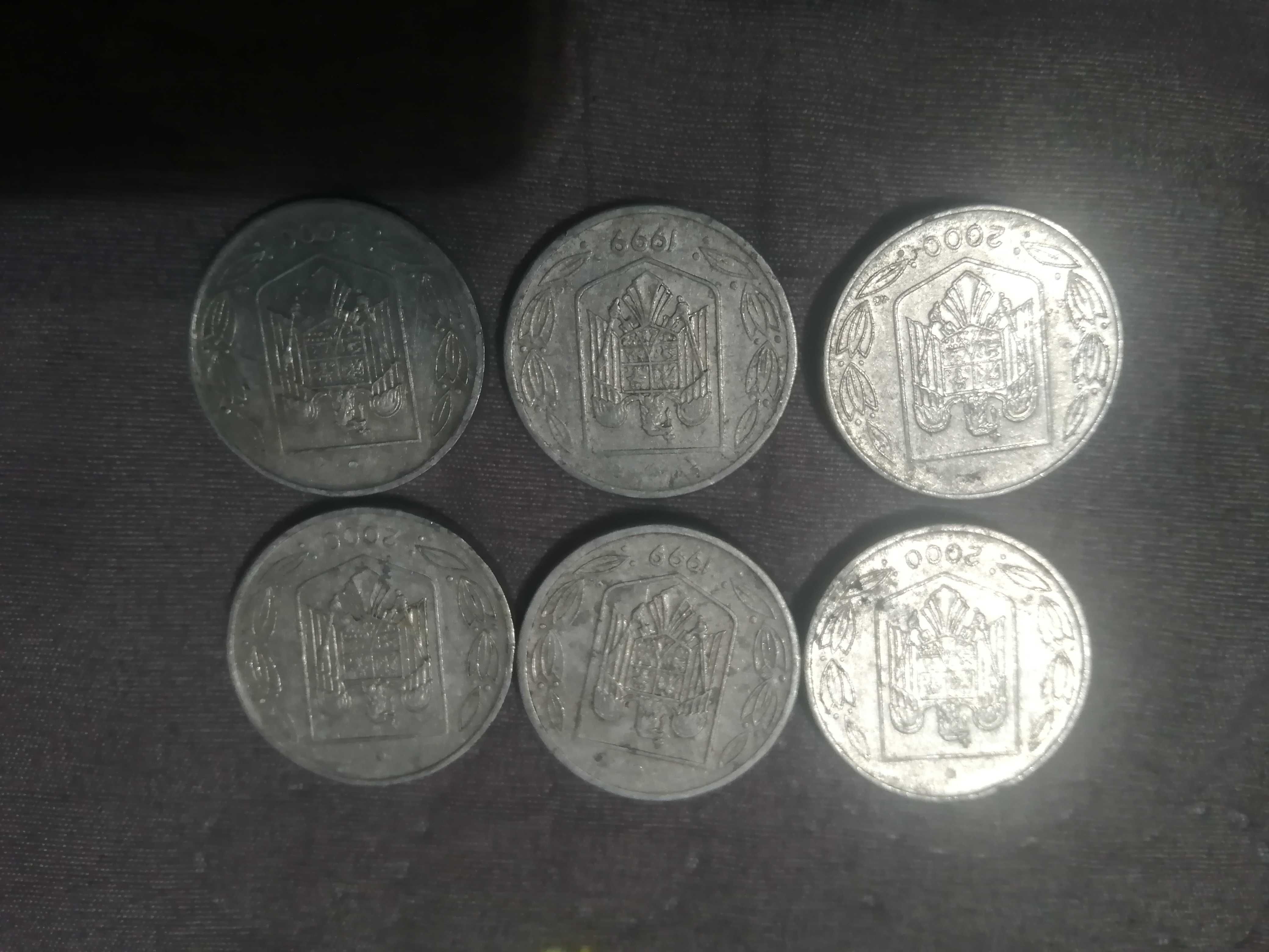 Vand moneda 500 de lei an: 2 buc 1999 4 buc 2000