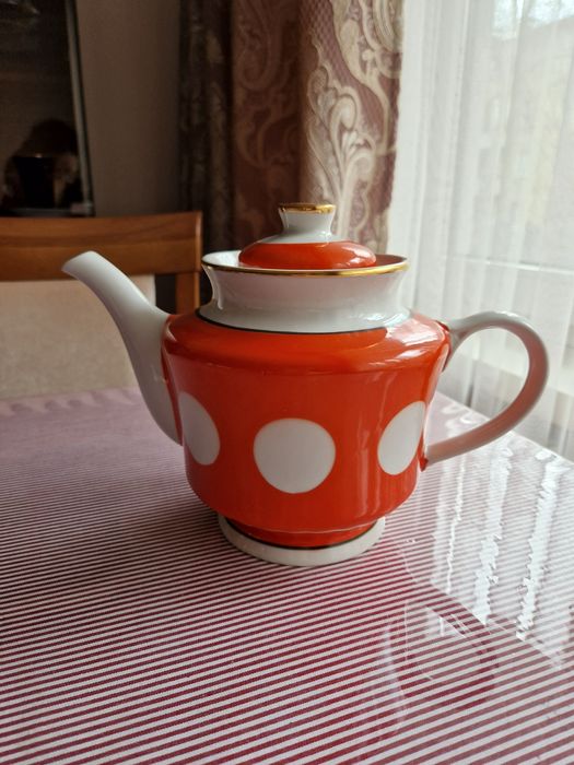 Продам чайник (1 литр)