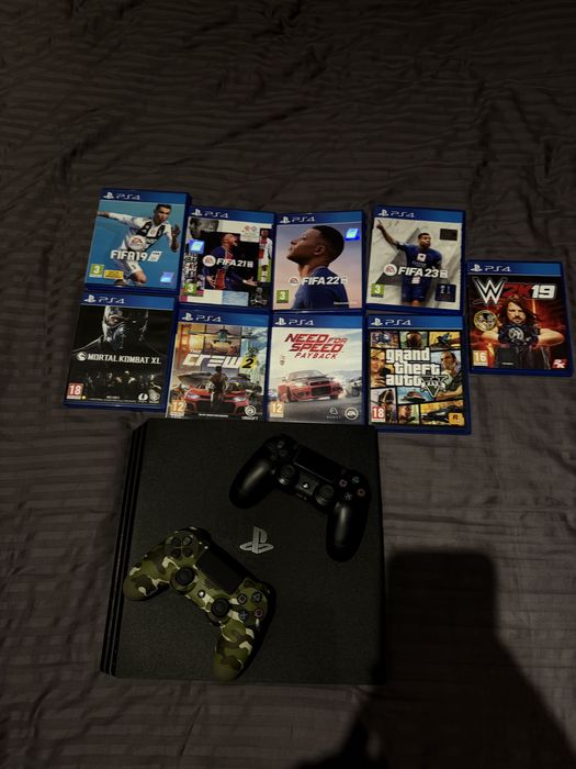 PS4 Pro + 2 controllere + 9 jocuri – impecabil, folosit foarte puțin