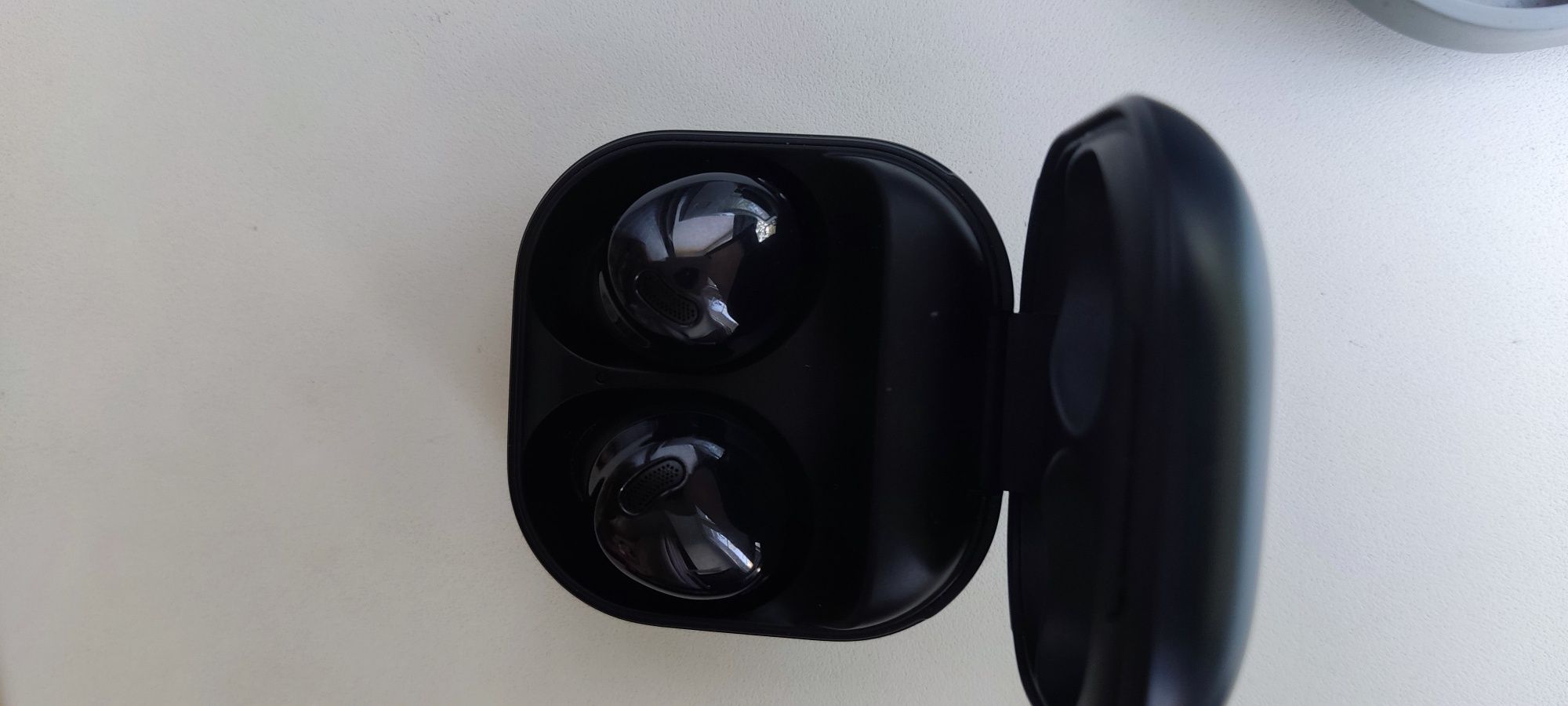 Продам беспроводные наушники марки Samsung Galaxy Buds Pro