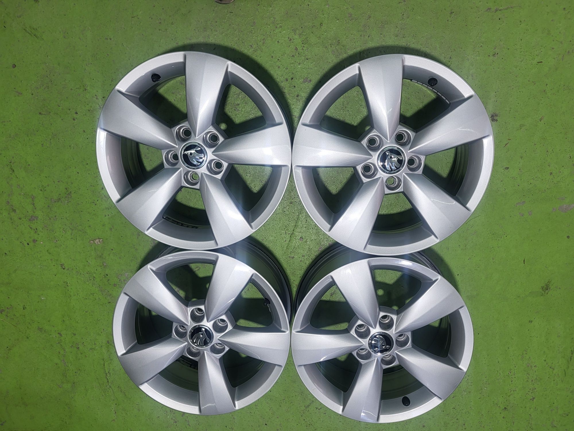 15 5x00 Skoda fabia Vw Polo лети джанти 5х100 поло шкода