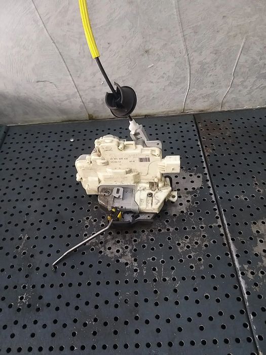 Broasca usa dreapta spate audi a6 c6 4f 4f0839016