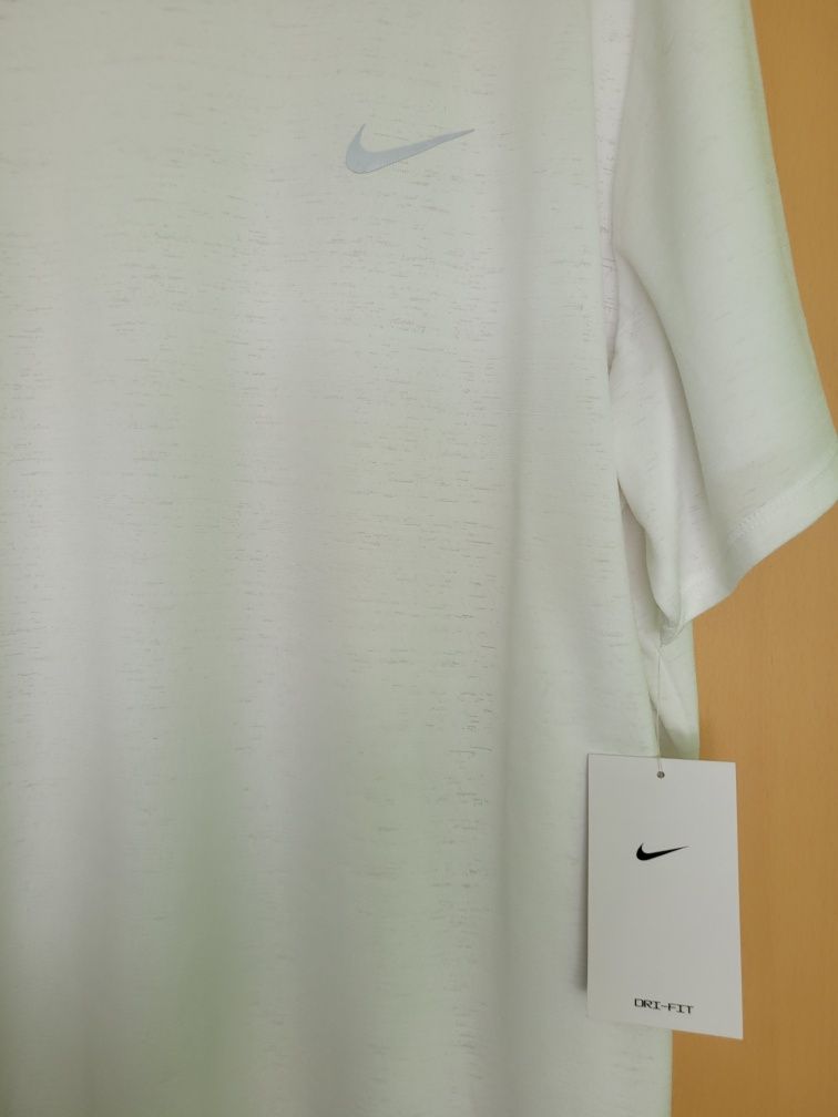 Tricou sport Nike