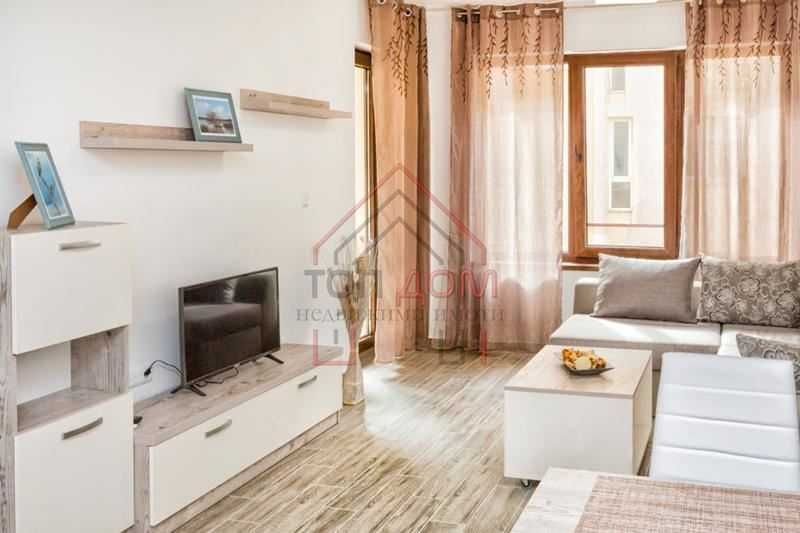 Дава се под наем Двустаен апартамент в Варна, Левски - 70 кв.м за 714 € - Снимка #3