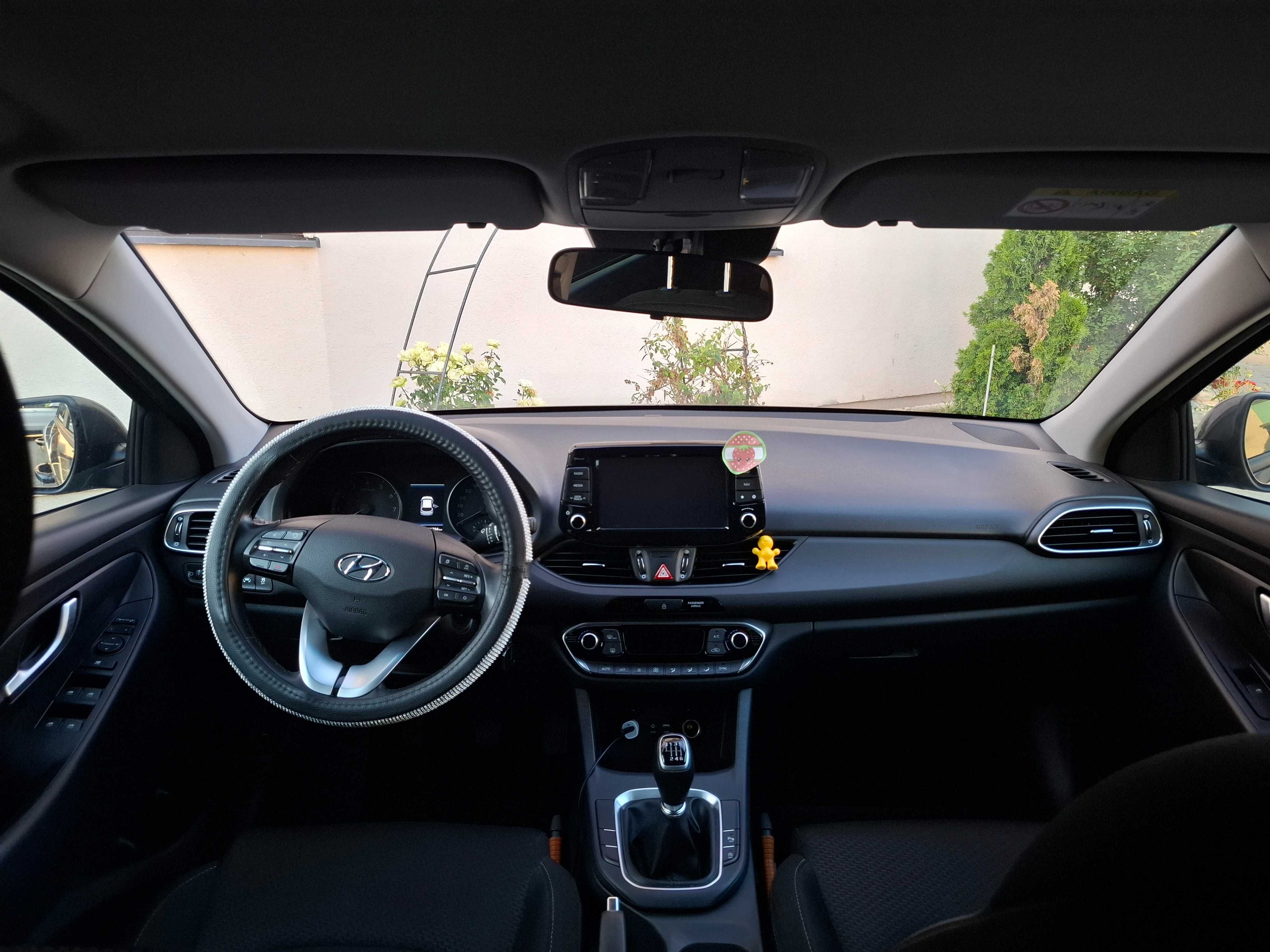 Hiundai i 30 2018 ,52000km ,11900 e