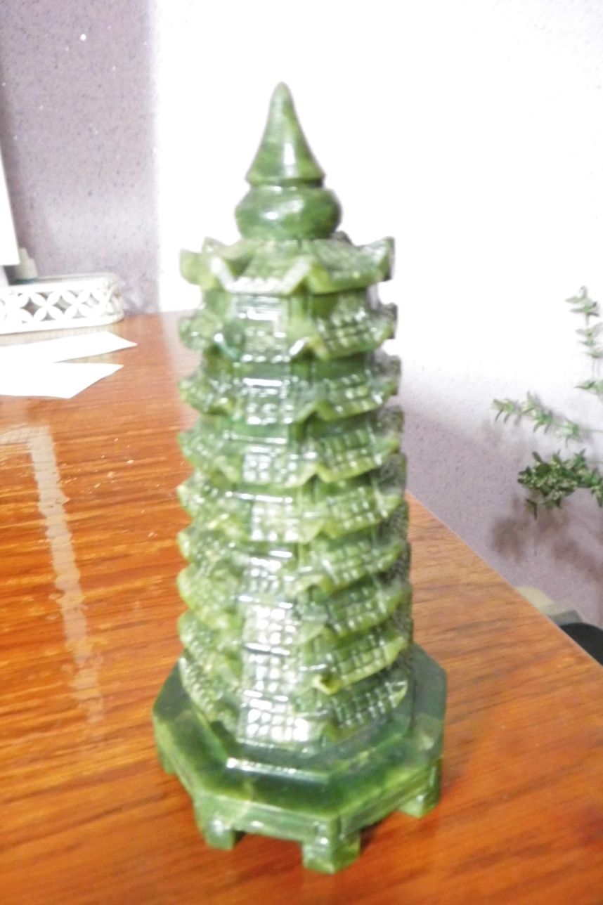 Decoratii din jad Suport,Pagoda miniatură jad
