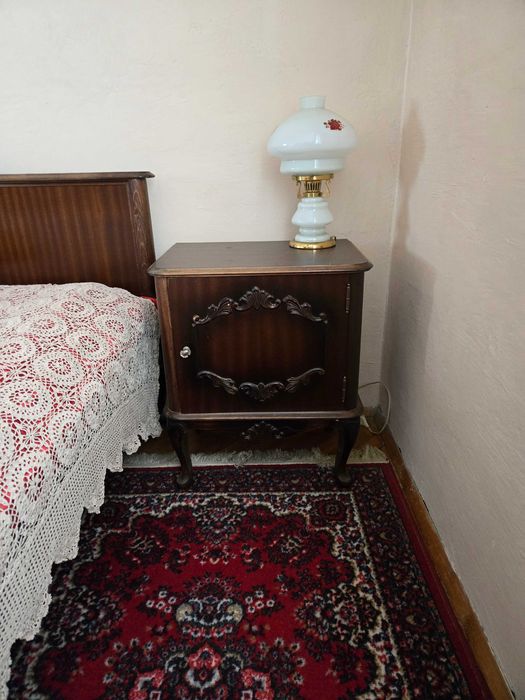 Спалня от естествено дърво