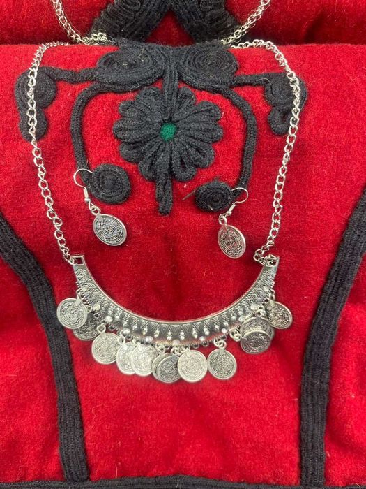 Пендари, накит, колие