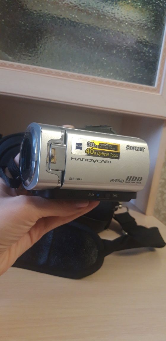 Продам видео -камеру Сони